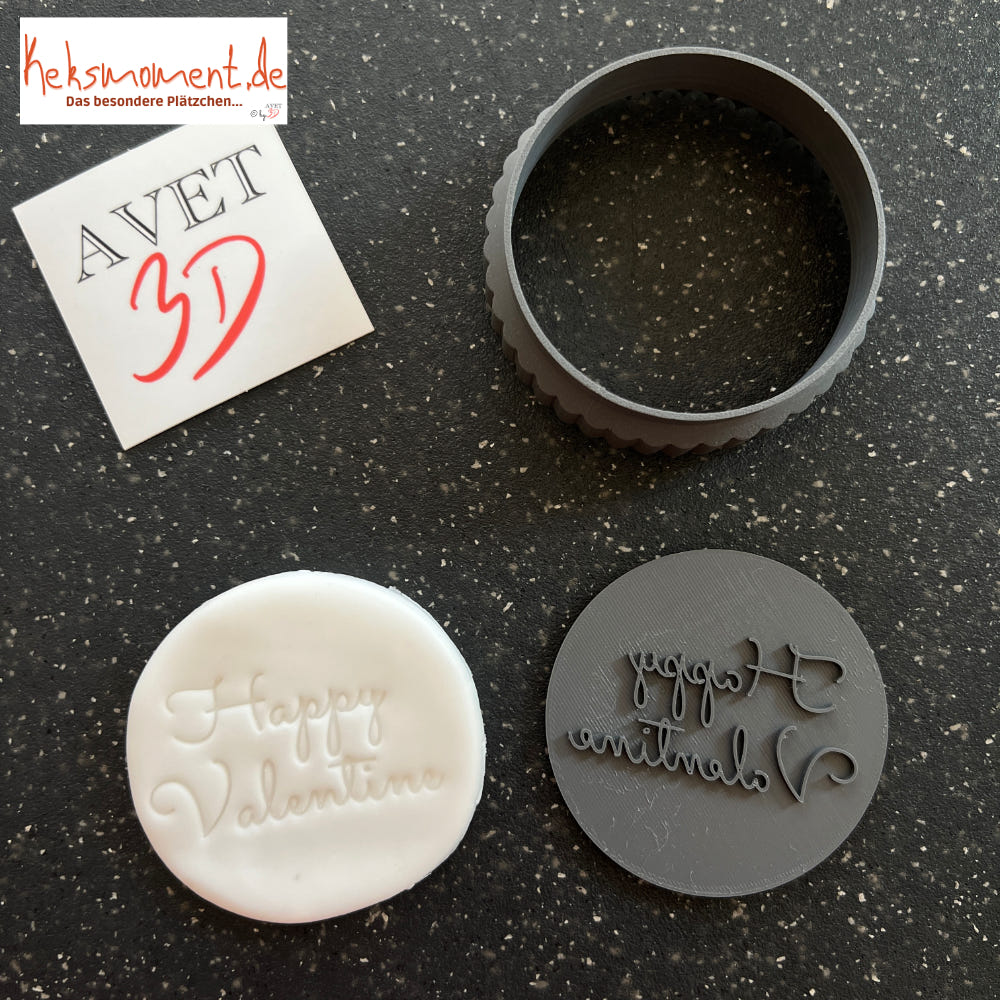 Runder Schriftstempel Happy Valentine mit passendem Kreisring und hellem rundem Motiv mit Schriftprägung.